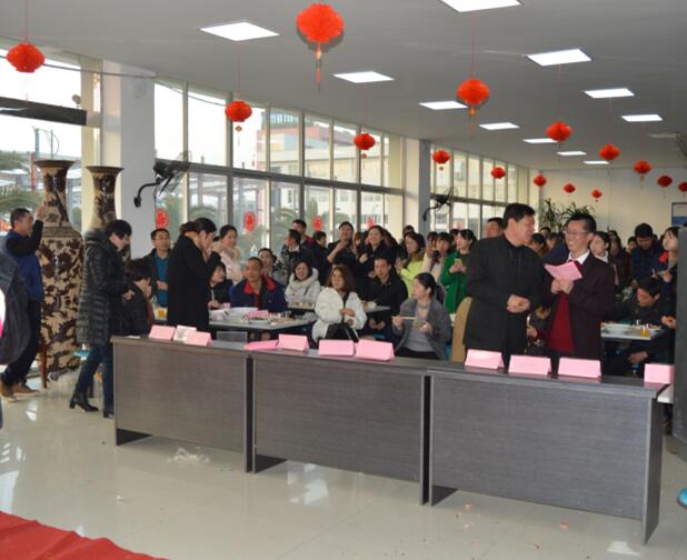Il secondo 'centinaia-famiglia Banchetto ' in Gangyuan 